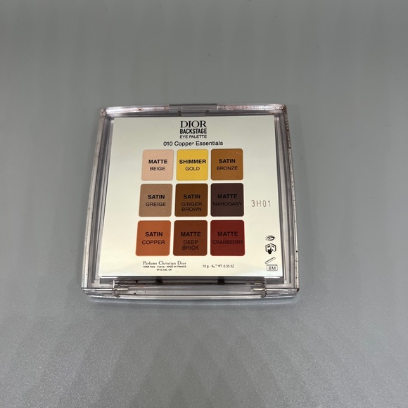 DIOR BACKSTAGE EYE PALETTE
Eye Palette - Multi-Finish Ultra Pigmented - Picture 2 of 3